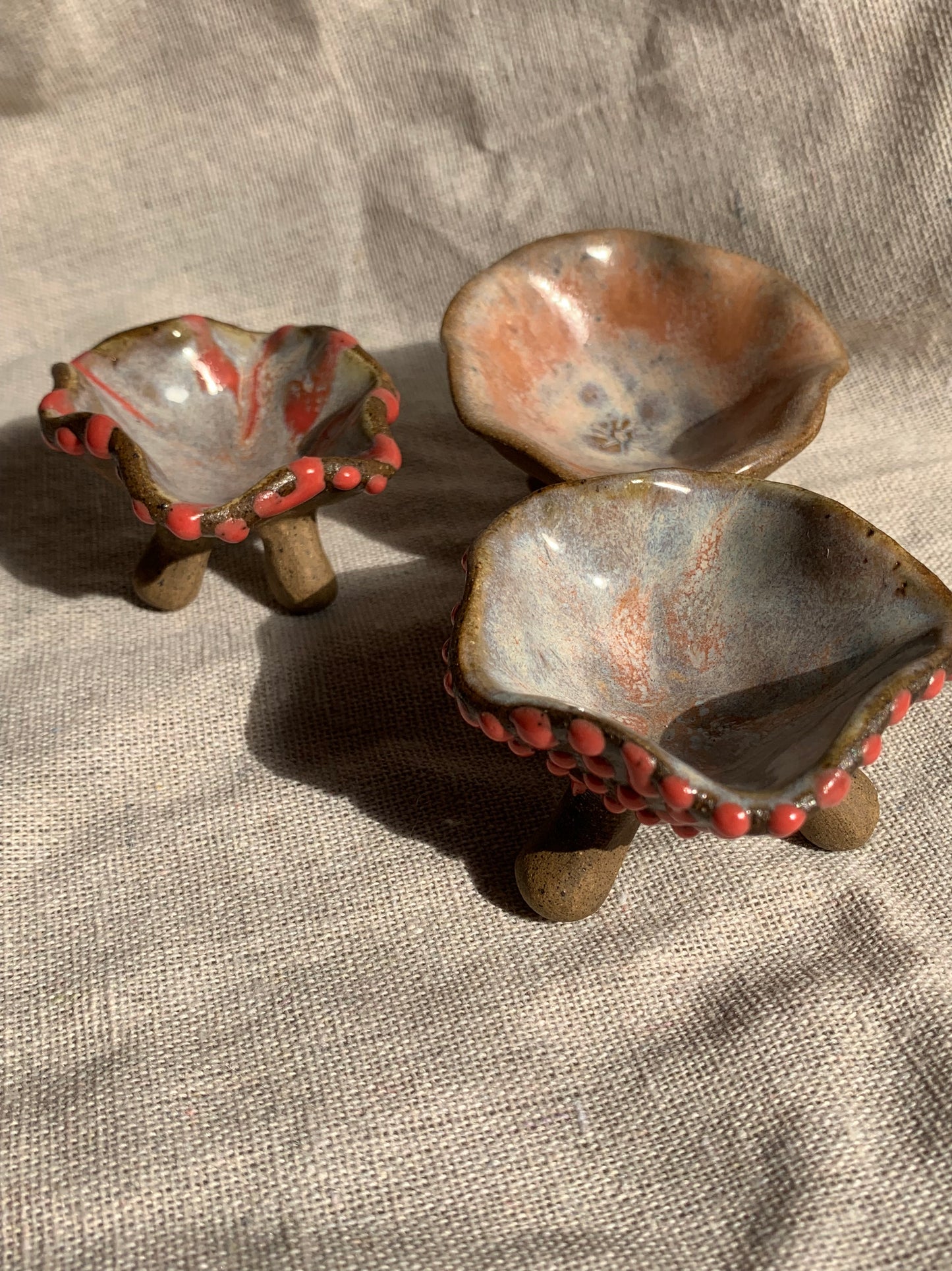 Small Standing bowls